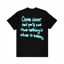Come Closer Tee Black